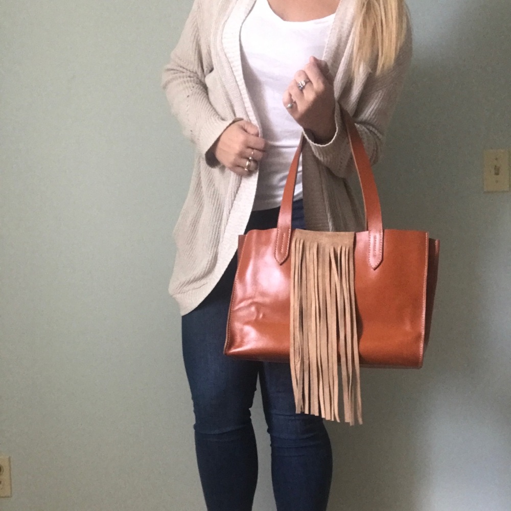Cueropapel&tijera Tassel Tote